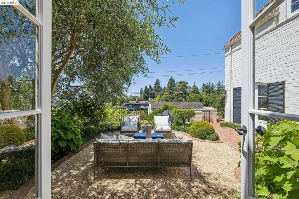 126 Woodland Way Piedmont CA 94611