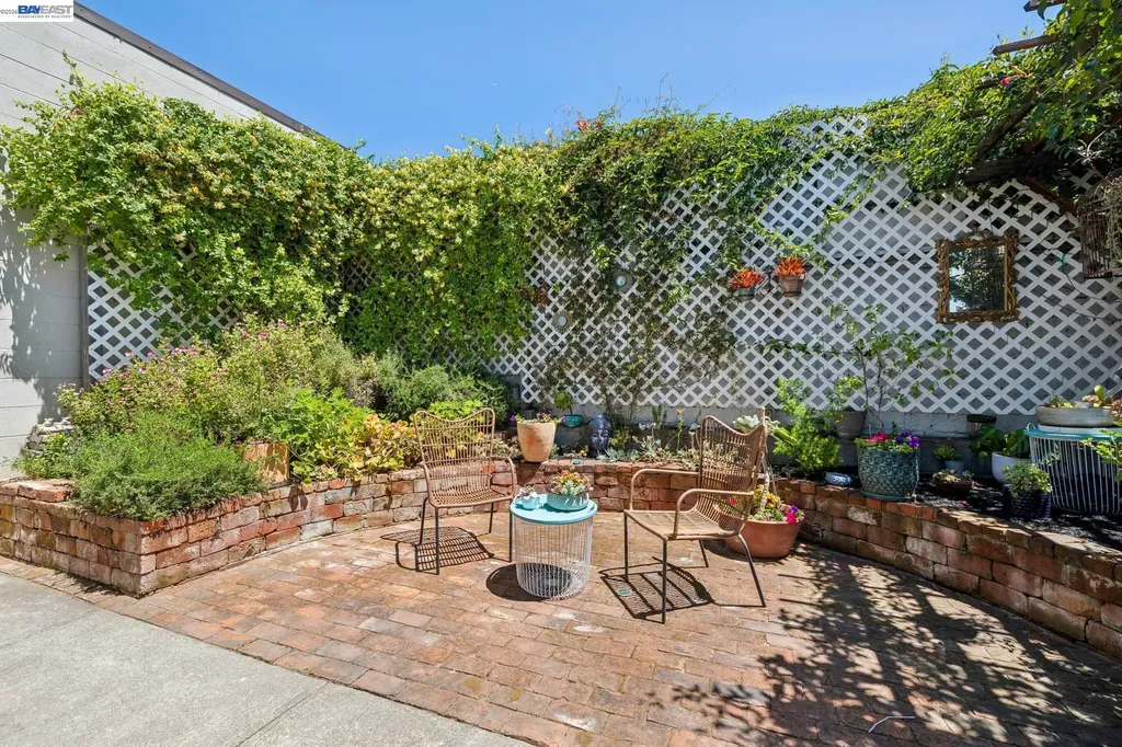 1120 Chestnut Street Alameda CA 94501