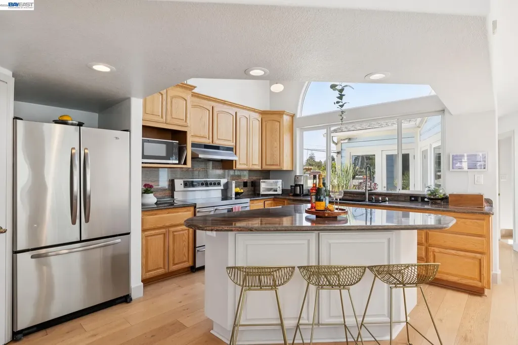 1120 Chestnut Street Alameda CA 94501