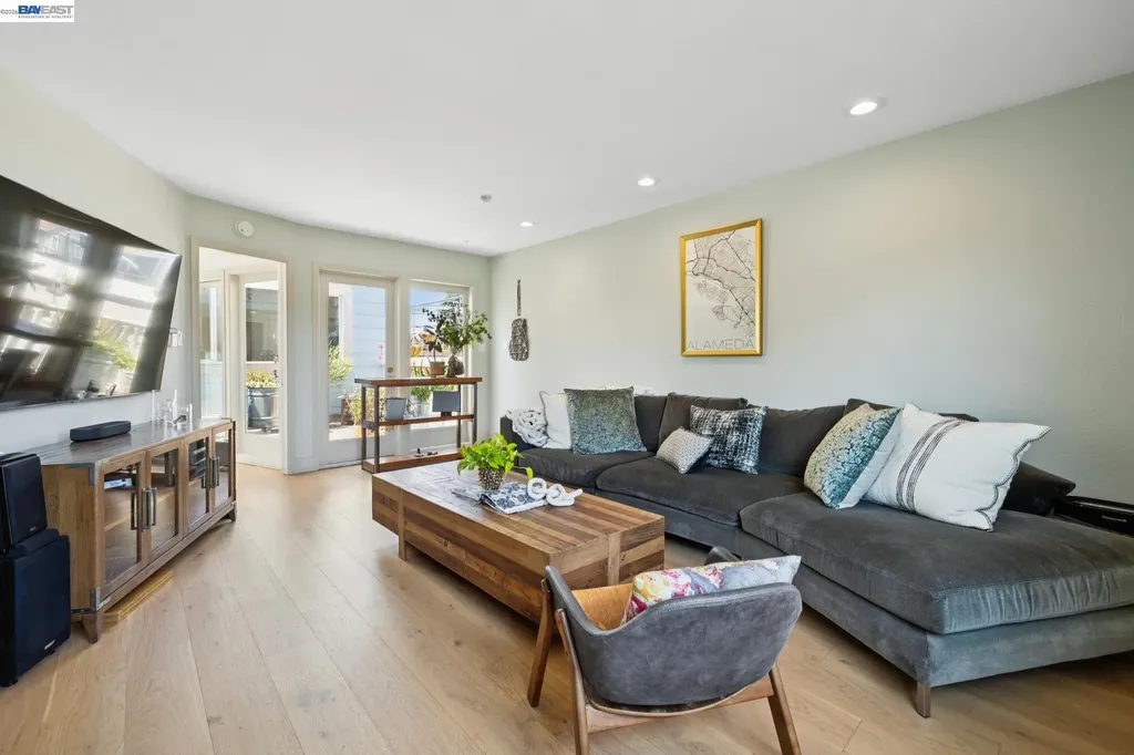 1120 Chestnut Street Alameda CA 94501