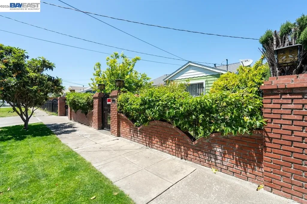939 90th Avenue Oakland CA 94603