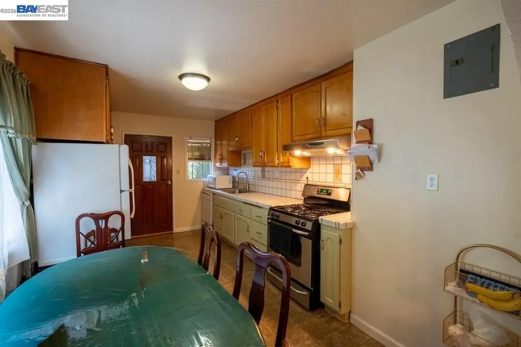 939 90th Avenue Oakland CA 94603
