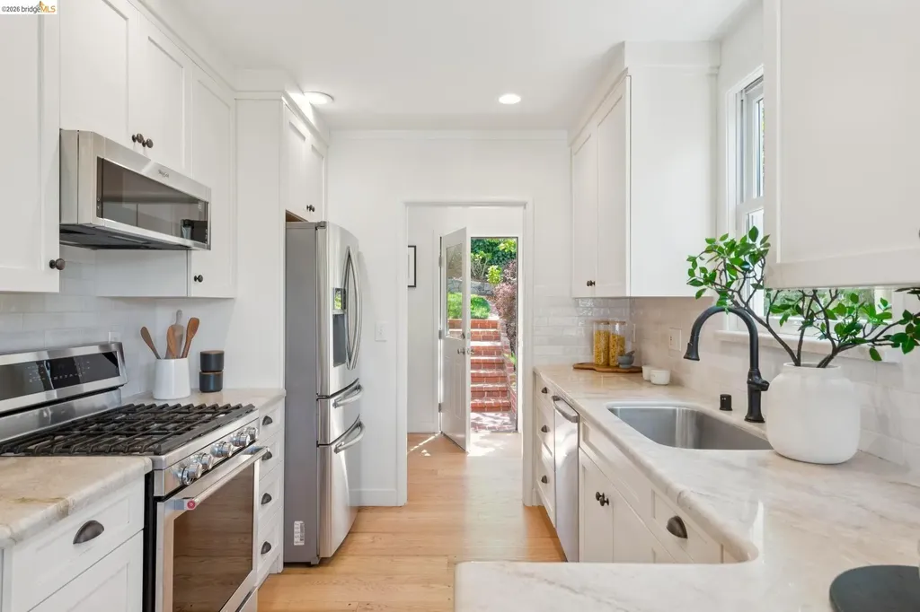 1841 Carter Street Oakland CA 94602