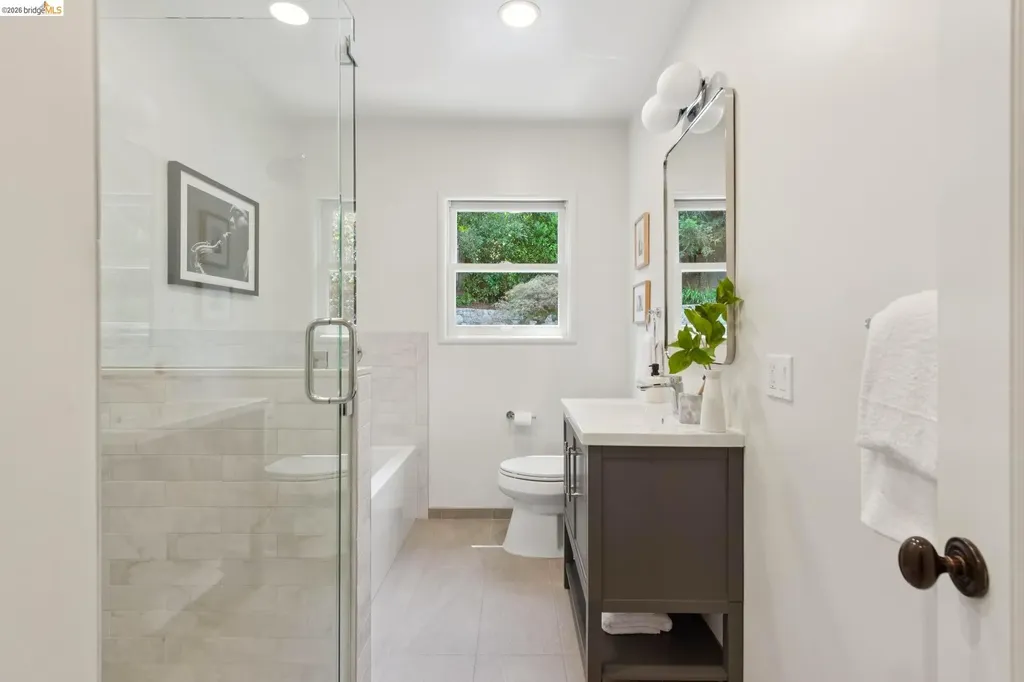 1841 Carter Street Oakland CA 94602