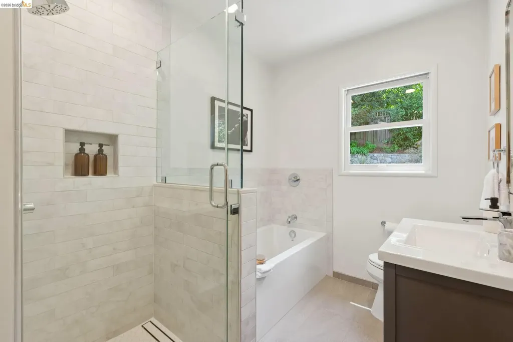 1841 Carter Street Oakland CA 94602