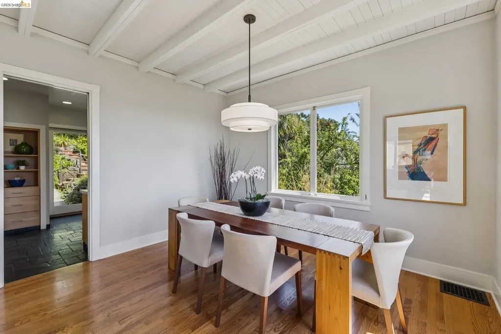 8 Mosswood Road Berkeley CA 94704