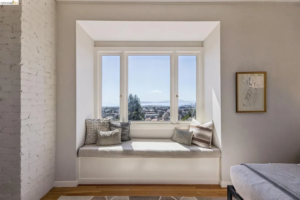 8 Mosswood Road Berkeley CA 94704