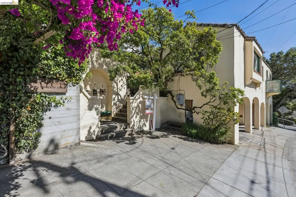 8 Mosswood Road Berkeley CA 94704