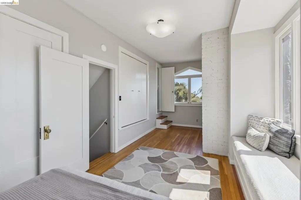 8 Mosswood Road Berkeley CA 94704