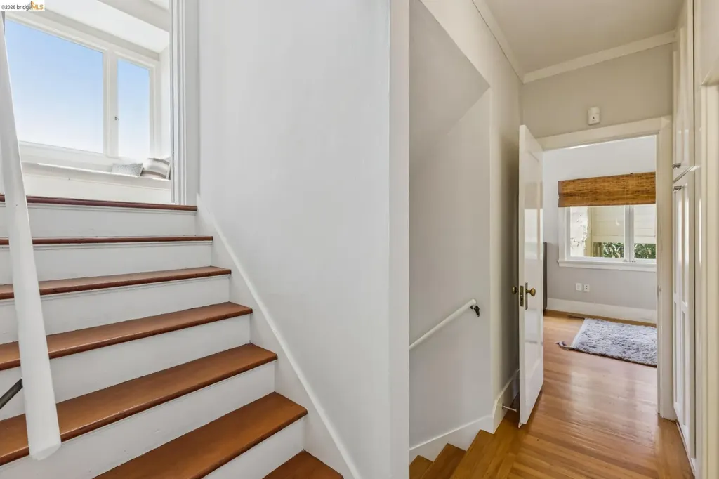 8 Mosswood Road Berkeley CA 94704