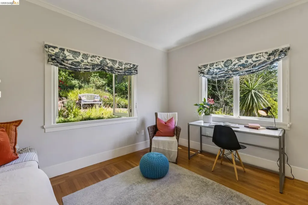 8 Mosswood Road Berkeley CA 94704
