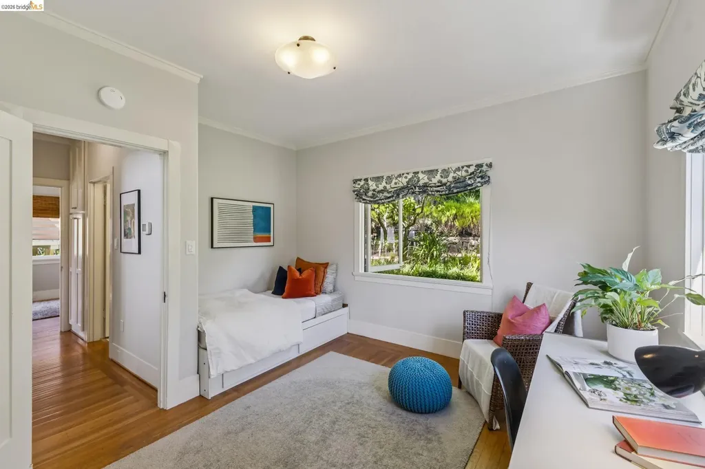 8 Mosswood Road Berkeley CA 94704