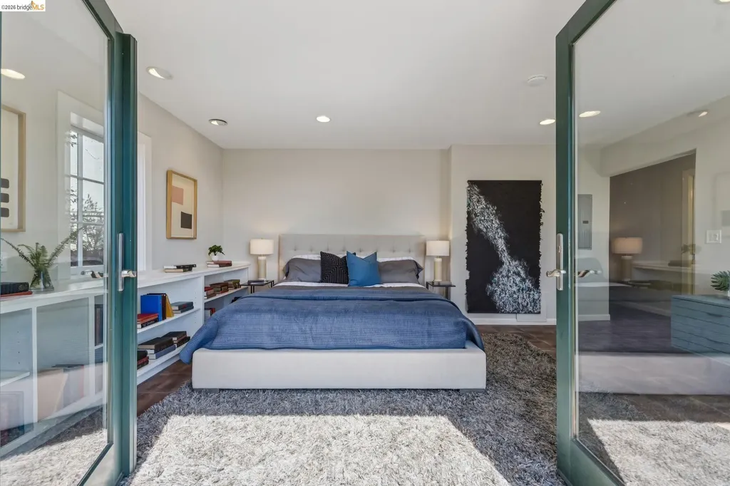 8 Mosswood Road Berkeley CA 94704
