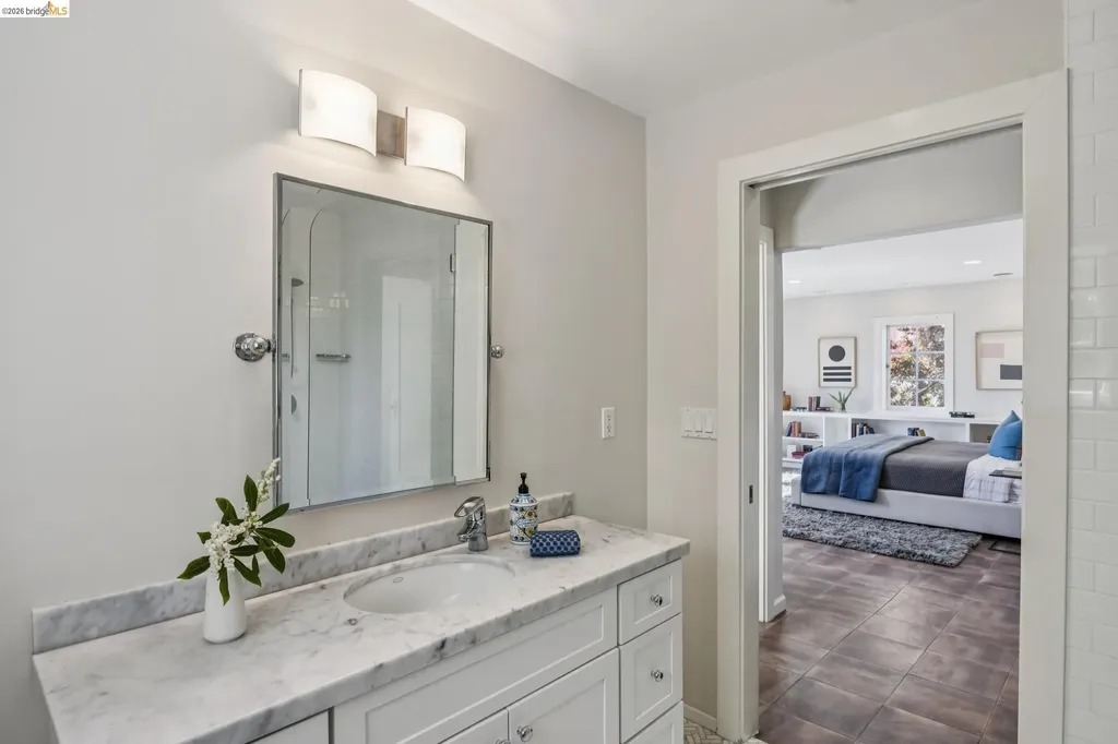 8 Mosswood Road Berkeley CA 94704