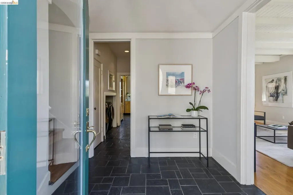 8 Mosswood Road Berkeley CA 94704