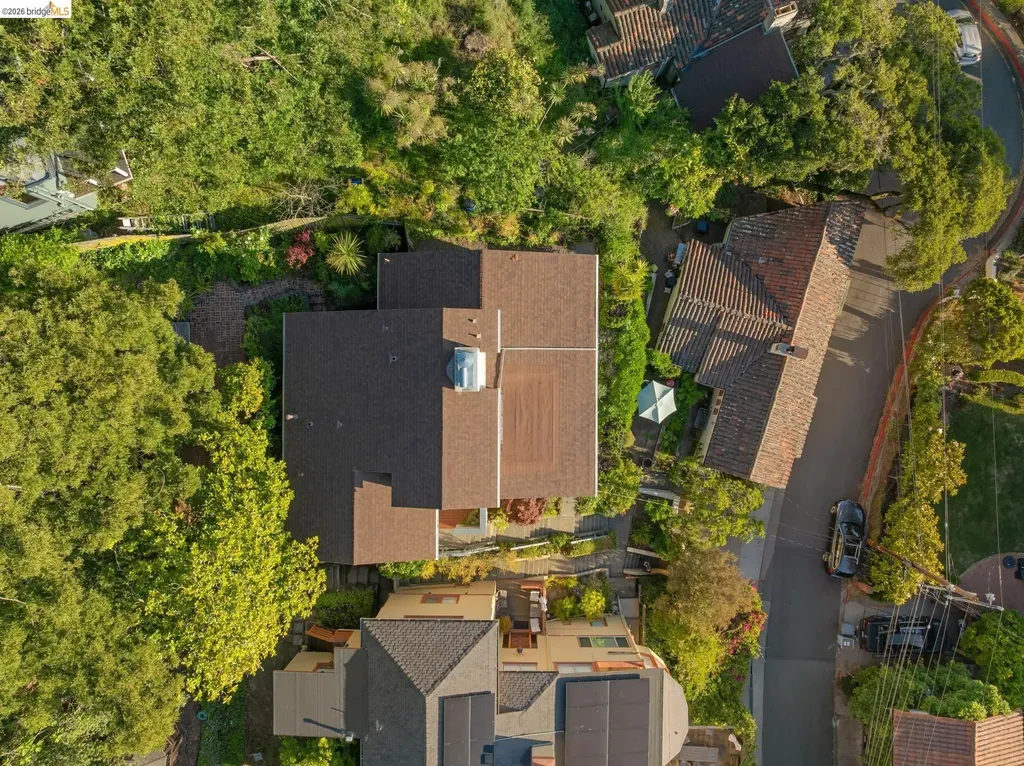 8 Mosswood Road Berkeley CA 94704