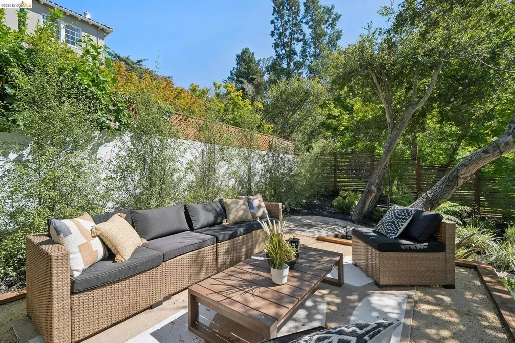 2309 Leimert Boulevard Oakland CA 94602