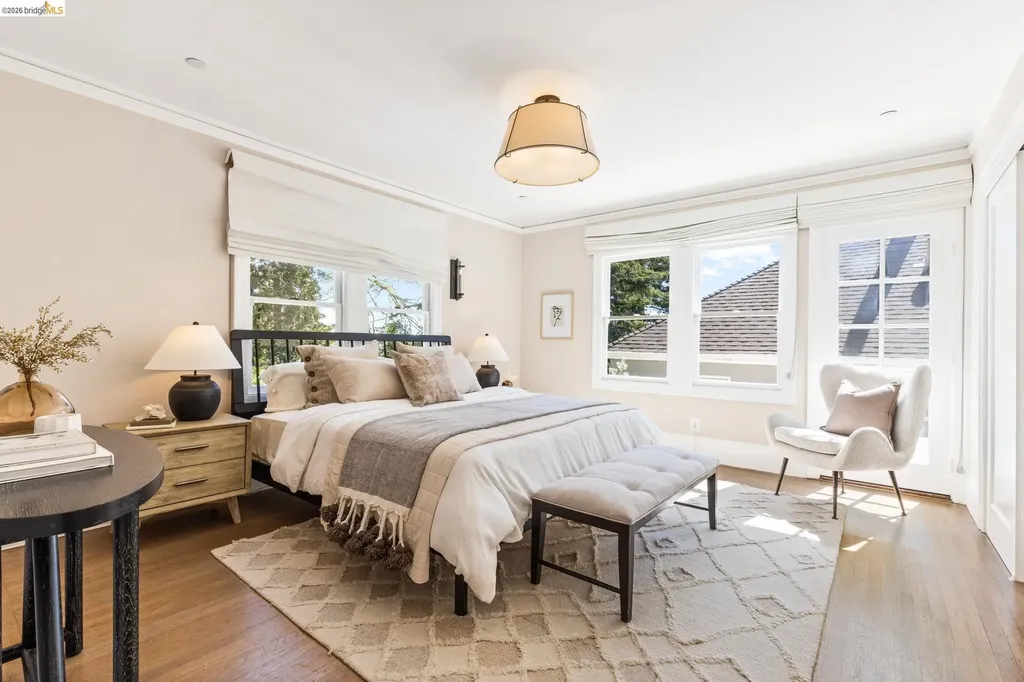 1115 Clarendon Crescent Oakland CA 94610