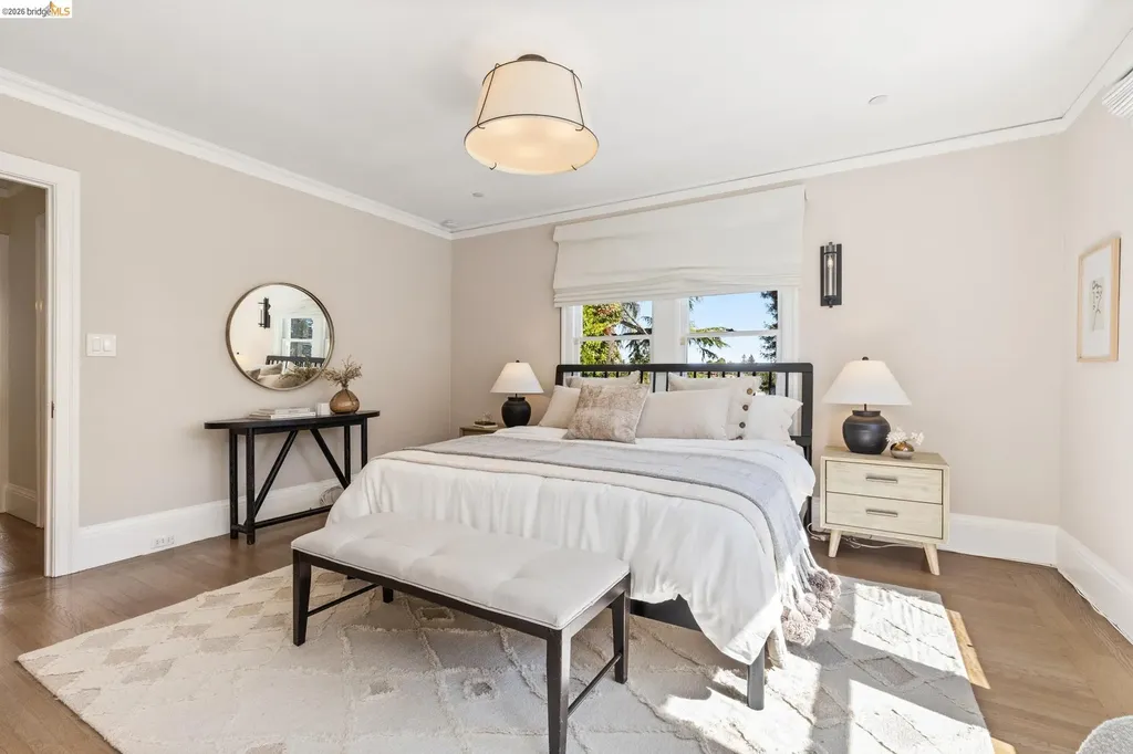 1115 Clarendon Crescent Oakland CA 94610