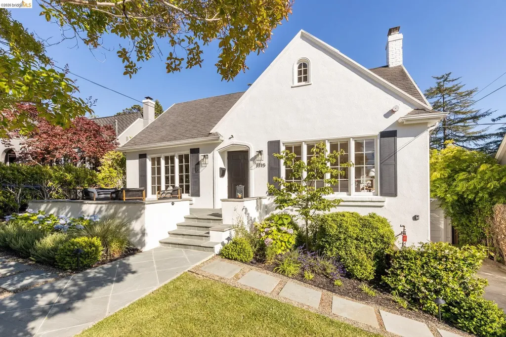 1115 Clarendon Crescent Oakland CA 94610