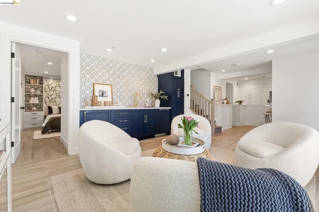 1115 Clarendon Crescent Oakland CA 94610