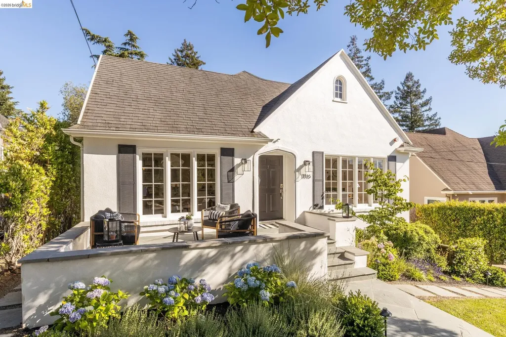 1115 Clarendon Crescent Oakland CA 94610
