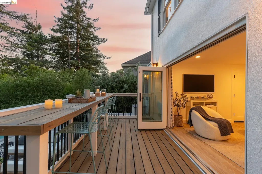1115 Clarendon Crescent Oakland CA 94610