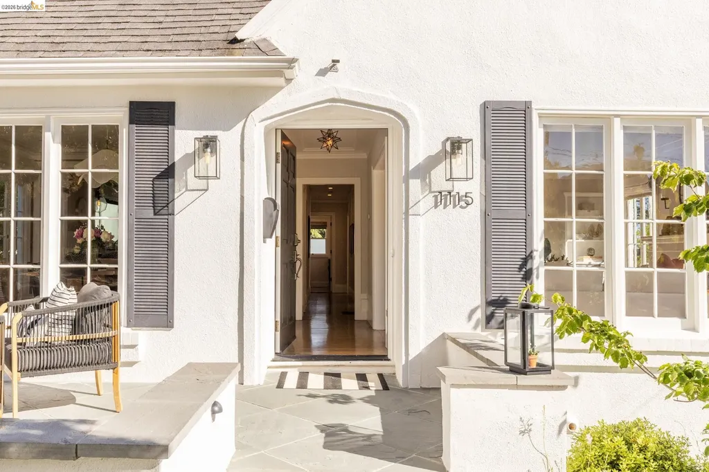 1115 Clarendon Crescent Oakland CA 94610
