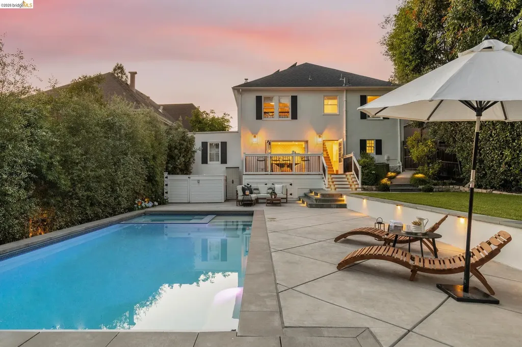 1115 Clarendon Crescent Oakland CA 94610