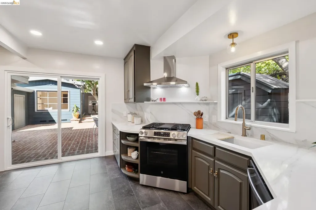 3050 California Street Oakland CA 94602