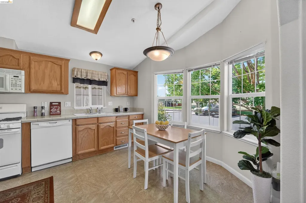 108 Palm Drive Union City CA 94587