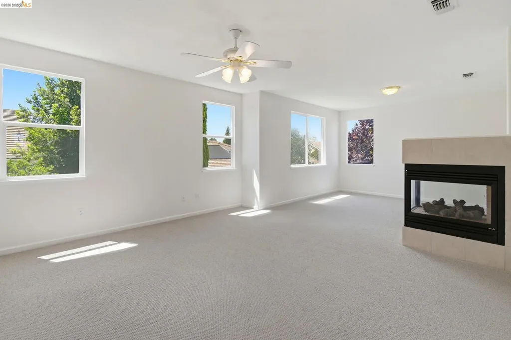 1050 Overland Place Vacaville CA 95687