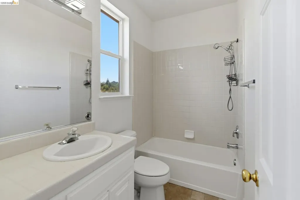 1050 Overland Place Vacaville CA 95687