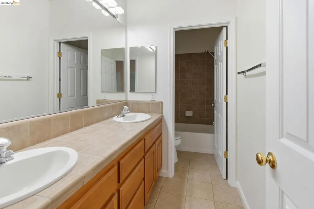 1050 Overland Place Vacaville CA 95687