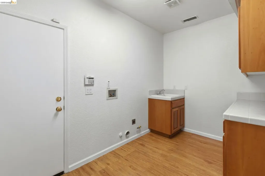1050 Overland Place Vacaville CA 95687