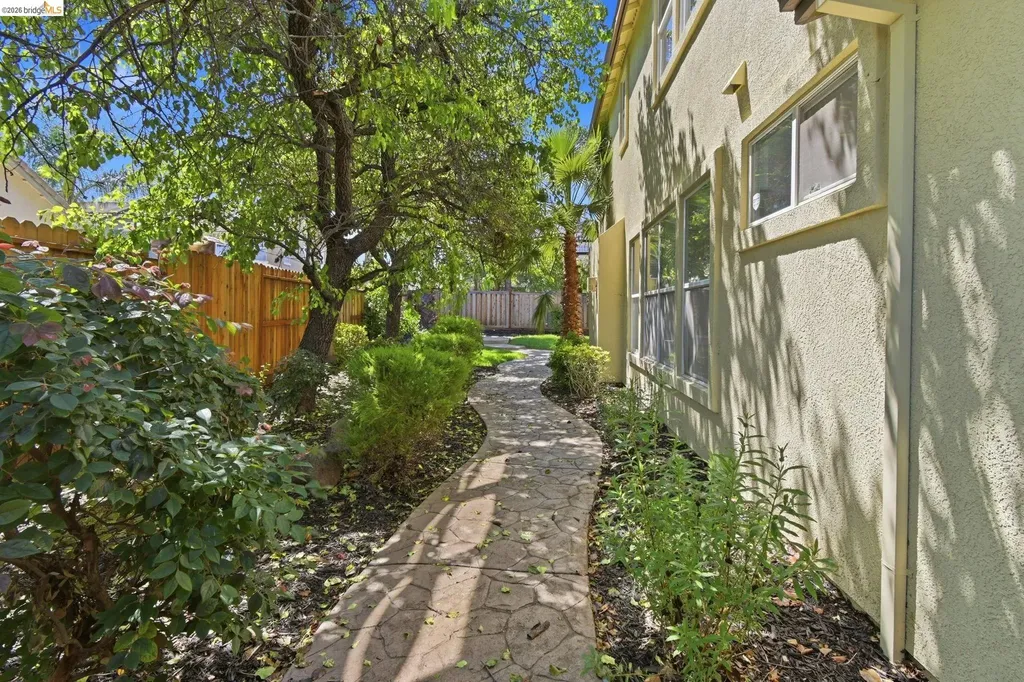 1050 Overland Place Vacaville CA 95687