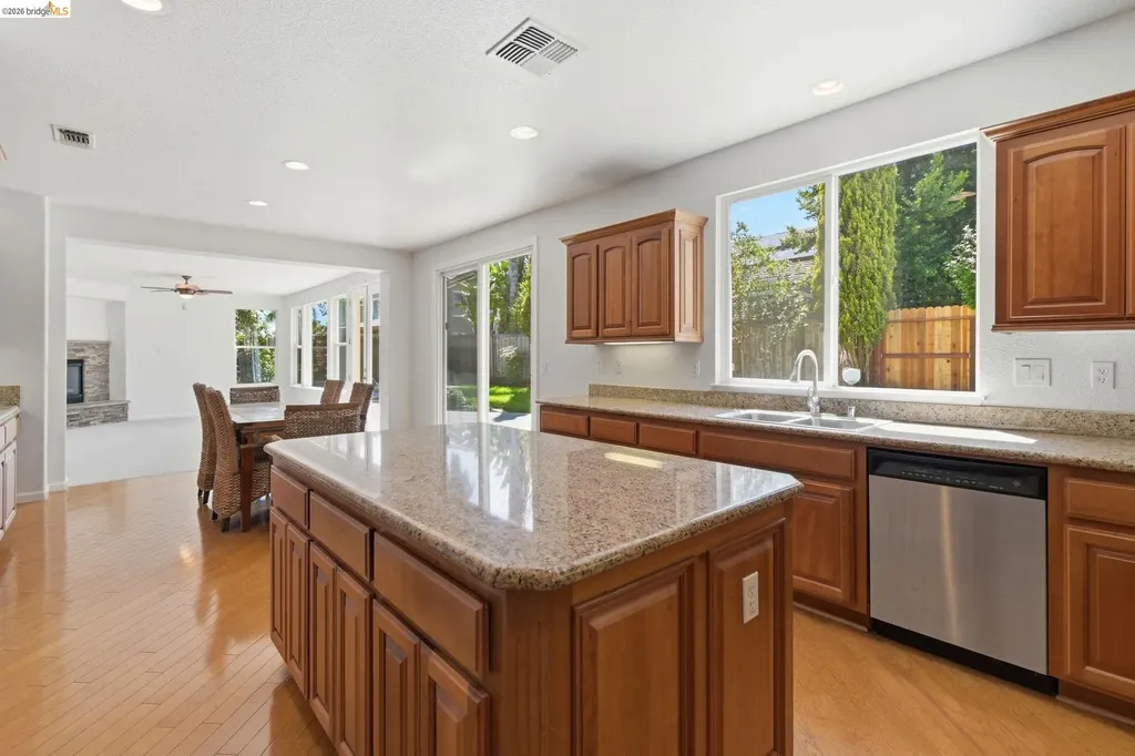 1050 Overland Place Vacaville CA 95687