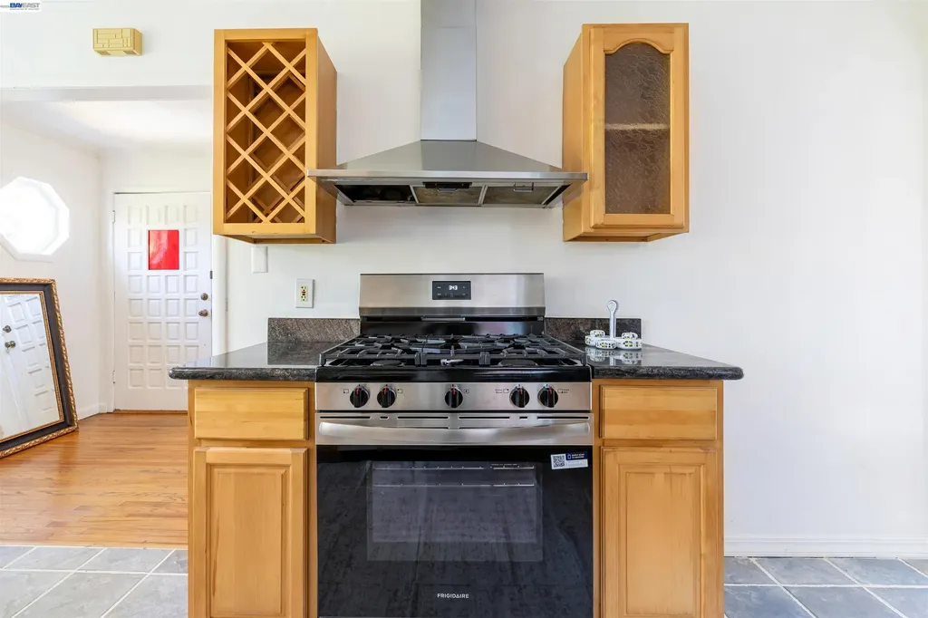 8041 Greenly Drive Oakland CA 94605