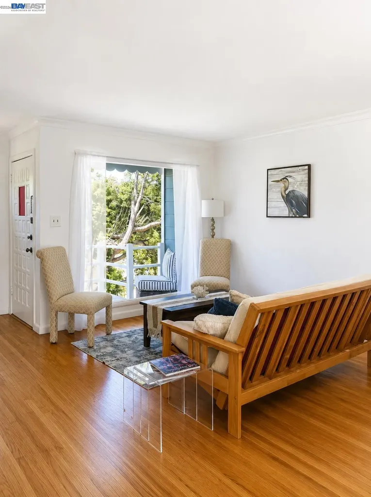 8041 Greenly Drive Oakland CA 94605