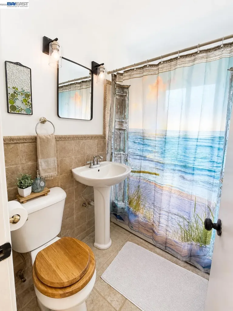 8041 Greenly Drive Oakland CA 94605