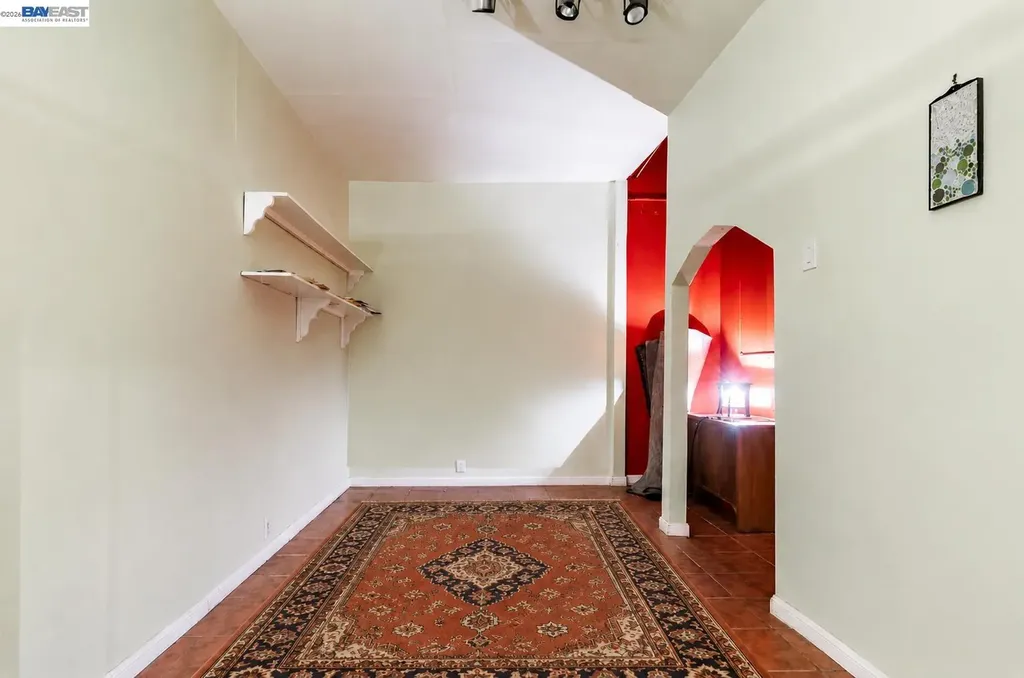 8041 Greenly Drive Oakland CA 94605
