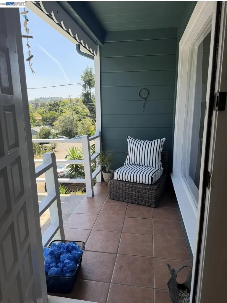 8041 Greenly Drive Oakland CA 94605