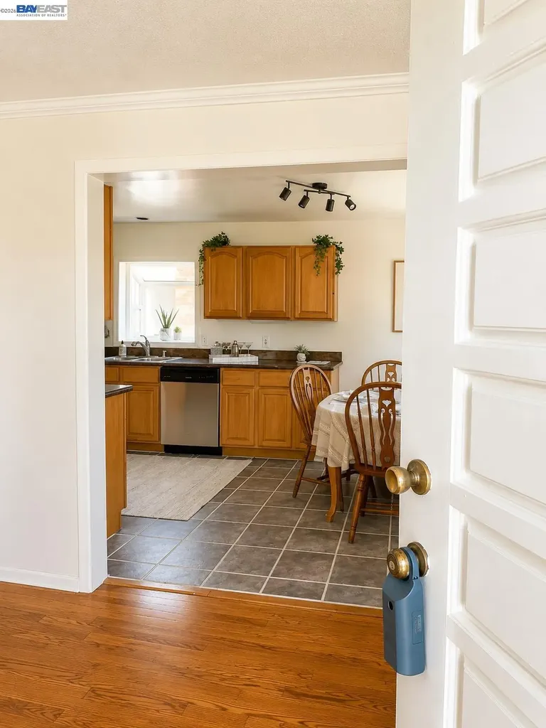 8041 Greenly Drive Oakland CA 94605