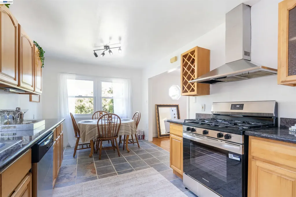 8041 Greenly Drive Oakland CA 94605