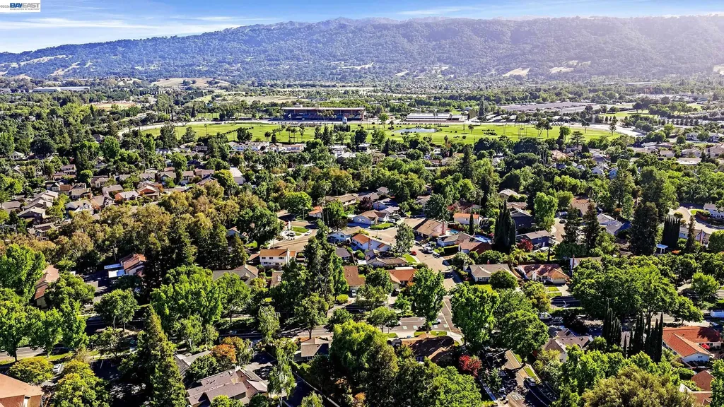 4593 Del Valle Parkway Pleasanton CA 94566