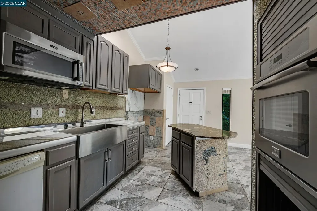 1544 Bailey Road Concord CA 94521