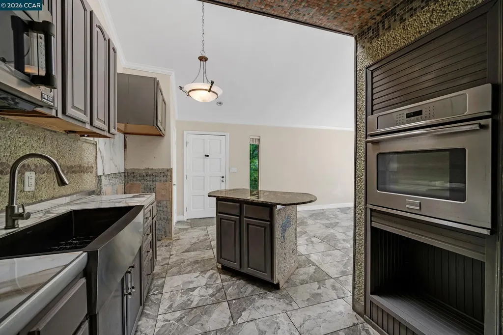 1544 Bailey Road Concord CA 94521