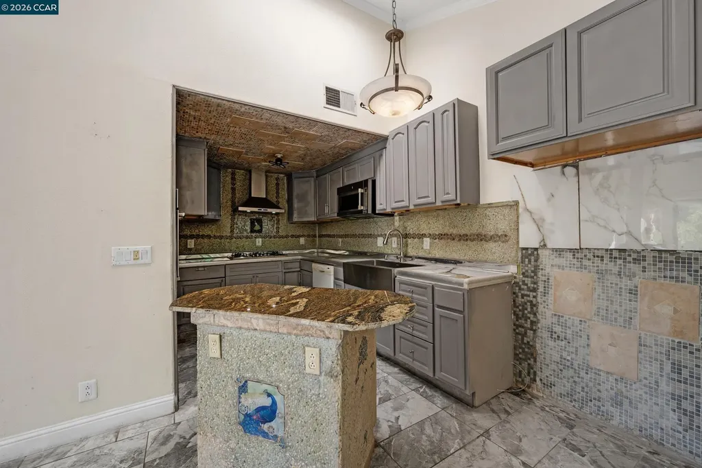 1544 Bailey Road Concord CA 94521