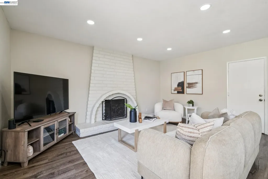 7403 Hillsdale Drive Pleasanton CA 94588