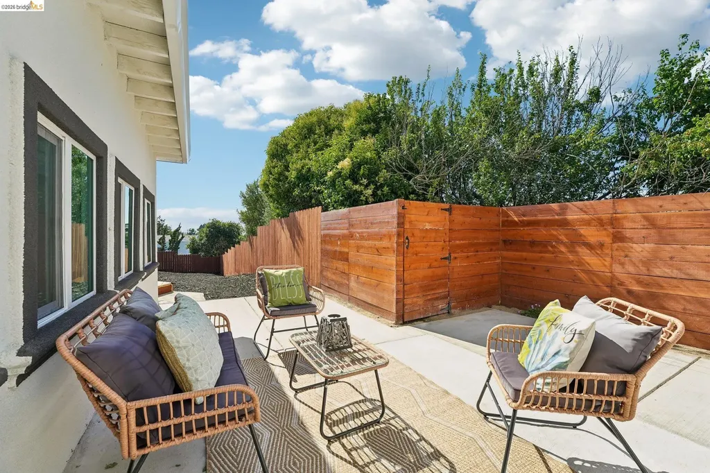 449 Gilcrest Vallejo CA 94591